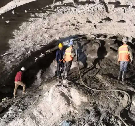 醴陵隧道拱顶带模注浆料，微膨胀注浆料的特点及施工工艺